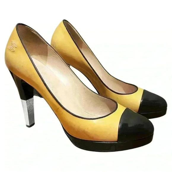 CHANEL Women’s Two Tone Cap Toe Patent Leather Pumps with Metallic Heel. Sz 41.5 - Picture 1 of 12